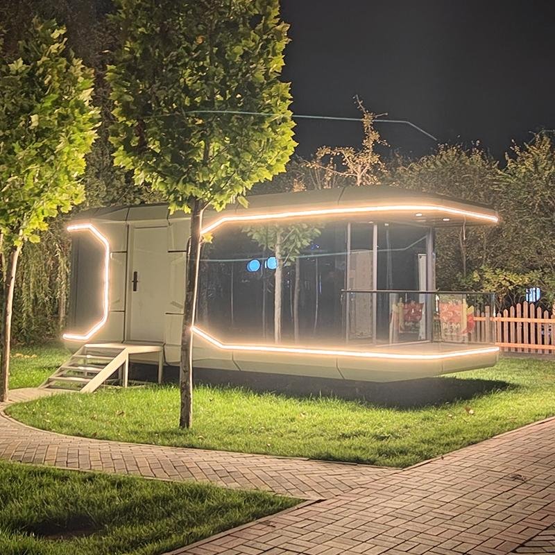 The spacecraft lights in the scenic area twinkle like stars