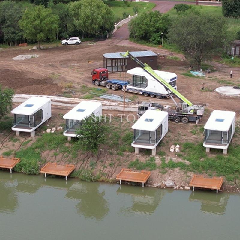 Tianjin Nanhu Scenic Area Small Island Tribe Campsite Spacecraft